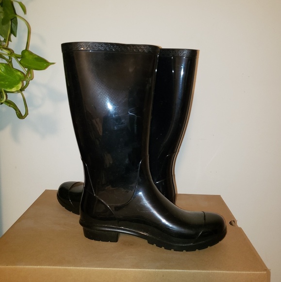 Ugg Rain Boots W/ socks. - Picture 2 of 9